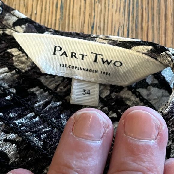 Smocked Print Blouse - Part Two (Size 34 / XS) - Picture 2 of 10